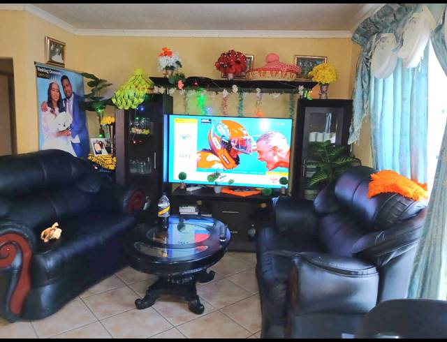 2 BEDROOM SECTIONAL TITLE FOR SALE IN GREENHILLS